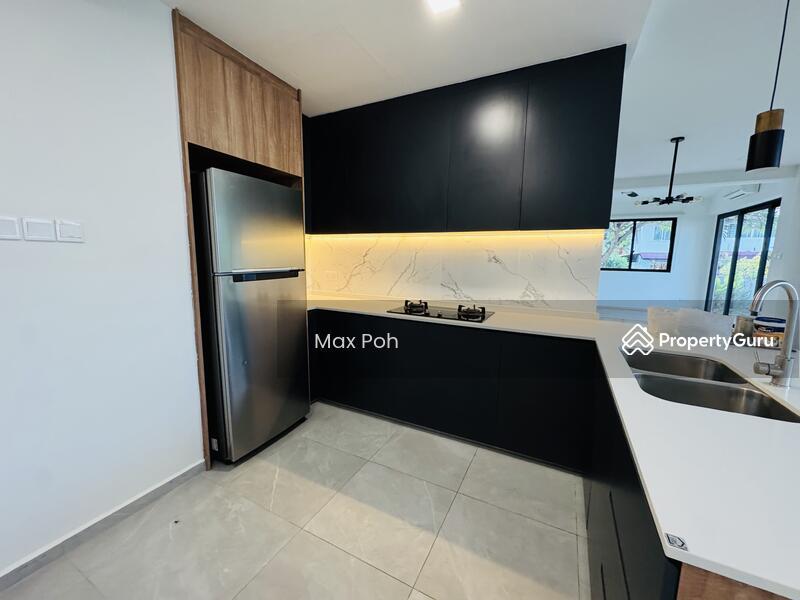 Semi-Detached for Rent: D19, 548695