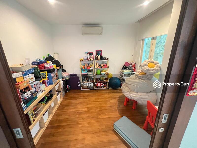 Charming 3 Storey Semi-Detached For Rent