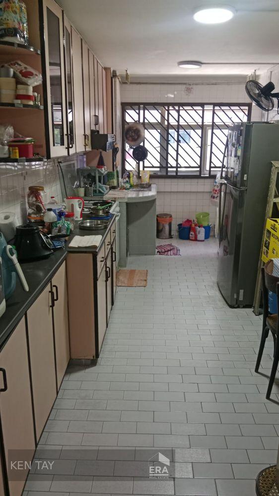 HDB - 1 room for Rent: Hougang Avenue 8, Hougang, D19, 530636