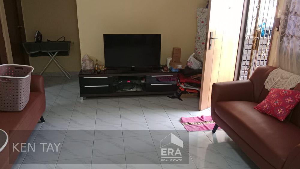 HDB - 1 room for Rent: Hougang Avenue 8, Hougang, D19, 530636