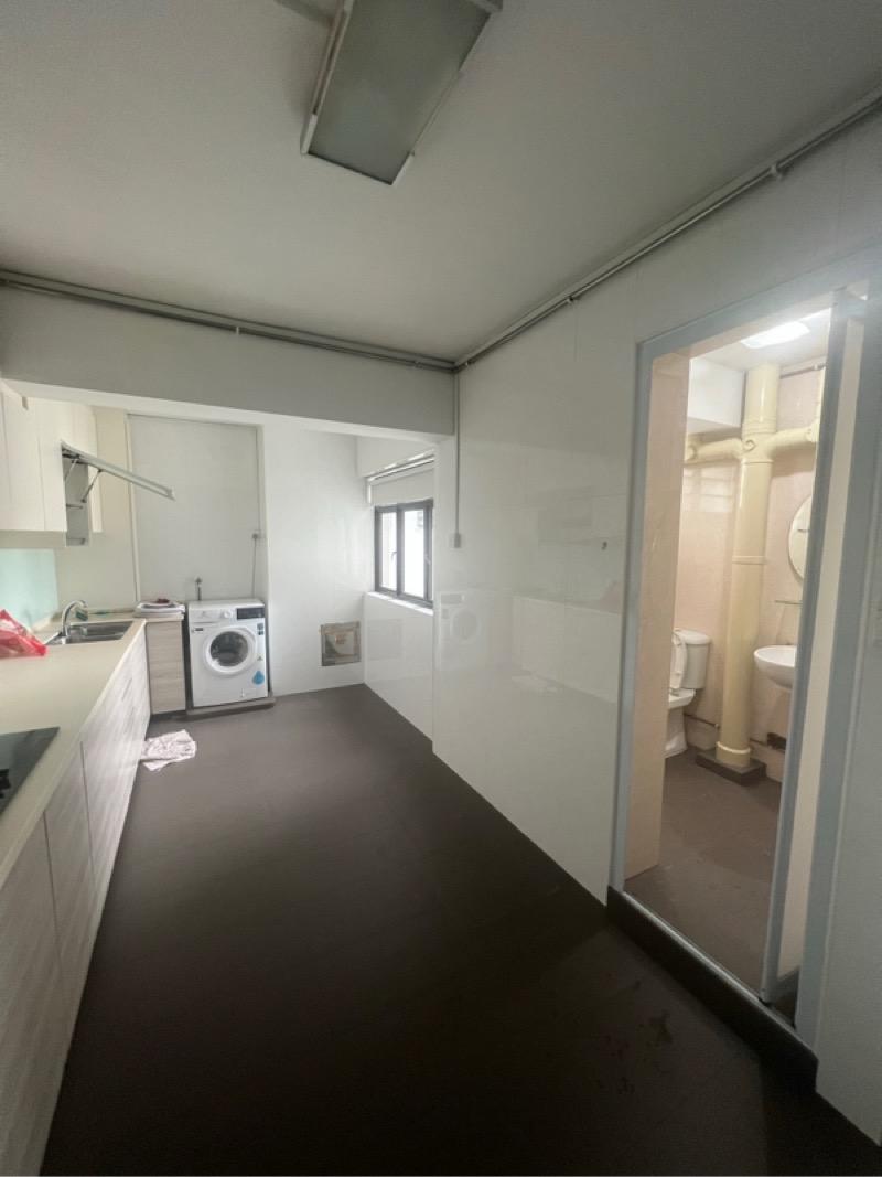 12 Teck Whye Lane HDB Apartment For Rent, $3,400, 3 Bed 2 Bath 1,270 sqft $2.68 psf