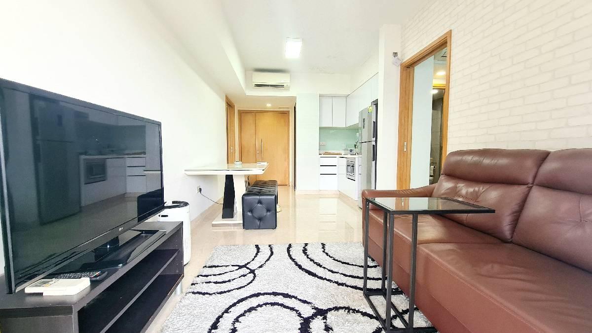 Prop-GPT: Condominium: D12 Whampoa Eight Riversuites