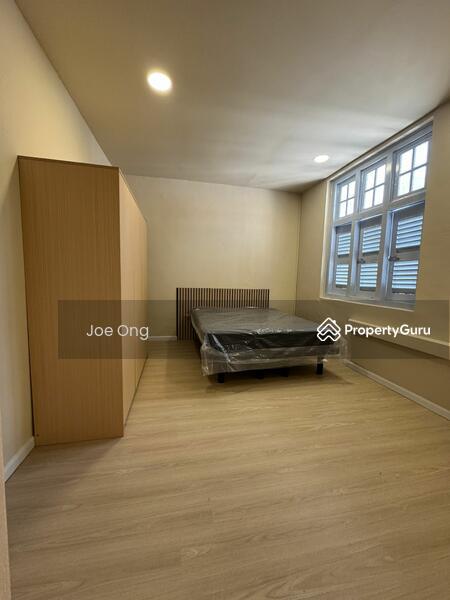 Prop-GPT: Apartment: D08   CONSERVATION HOUSE-7 ROOMS TO CHOOSE  CALL JOE ONG TO VIEW !