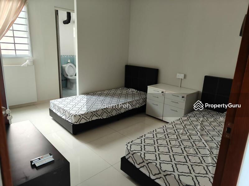 Prop-GPT: HDB Flat: D23 Bukit Batok 316 Bukit Batok Street 32