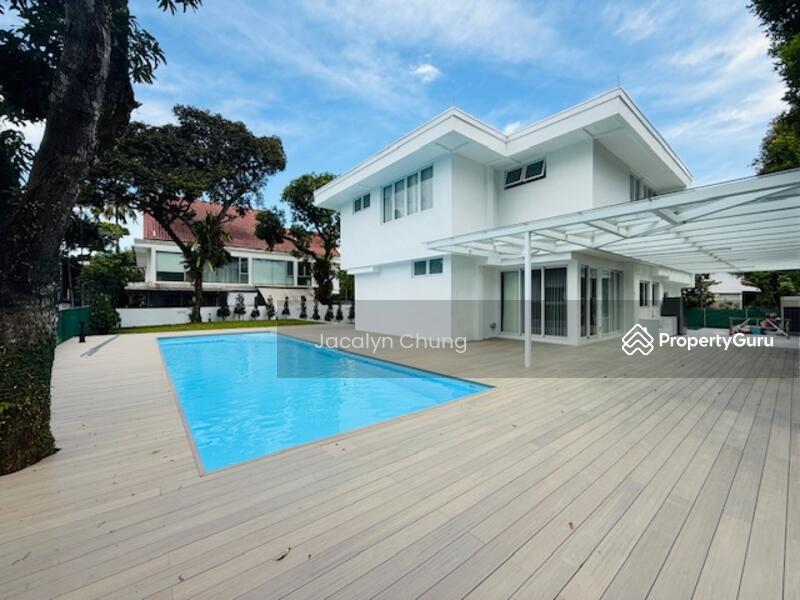Newly renovated with a spacious garden and swimming pool