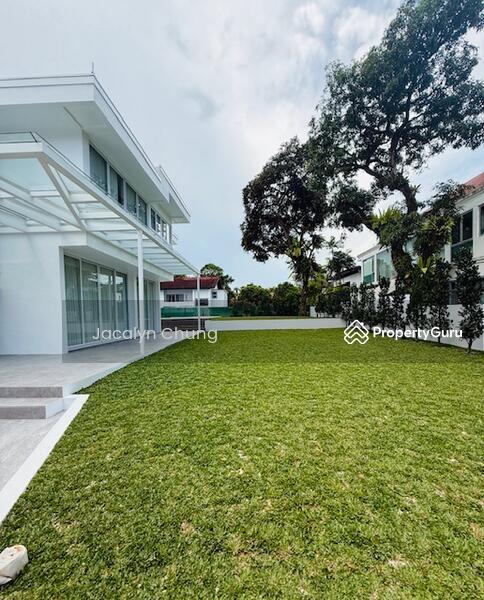 Newly renovated with a spacious garden and swimming pool