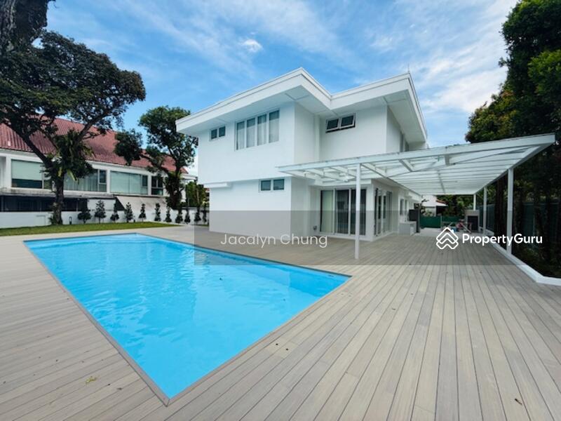 Newly renovated with a spacious garden and swimming pool