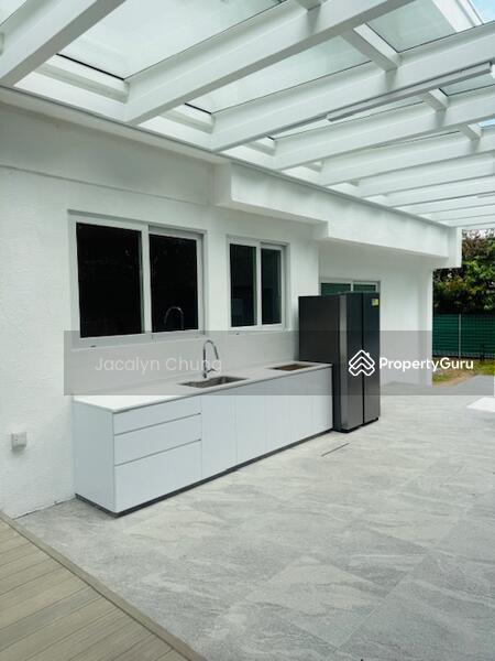 Newly renovated with a spacious garden and swimming pool