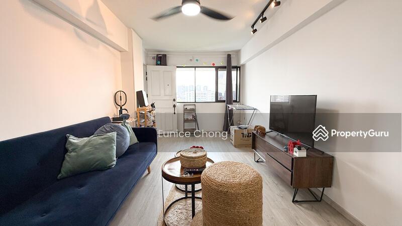 Prop-GPT: HDB Flat: D04 Telok Blangah 18 Telok Blangah Crescent