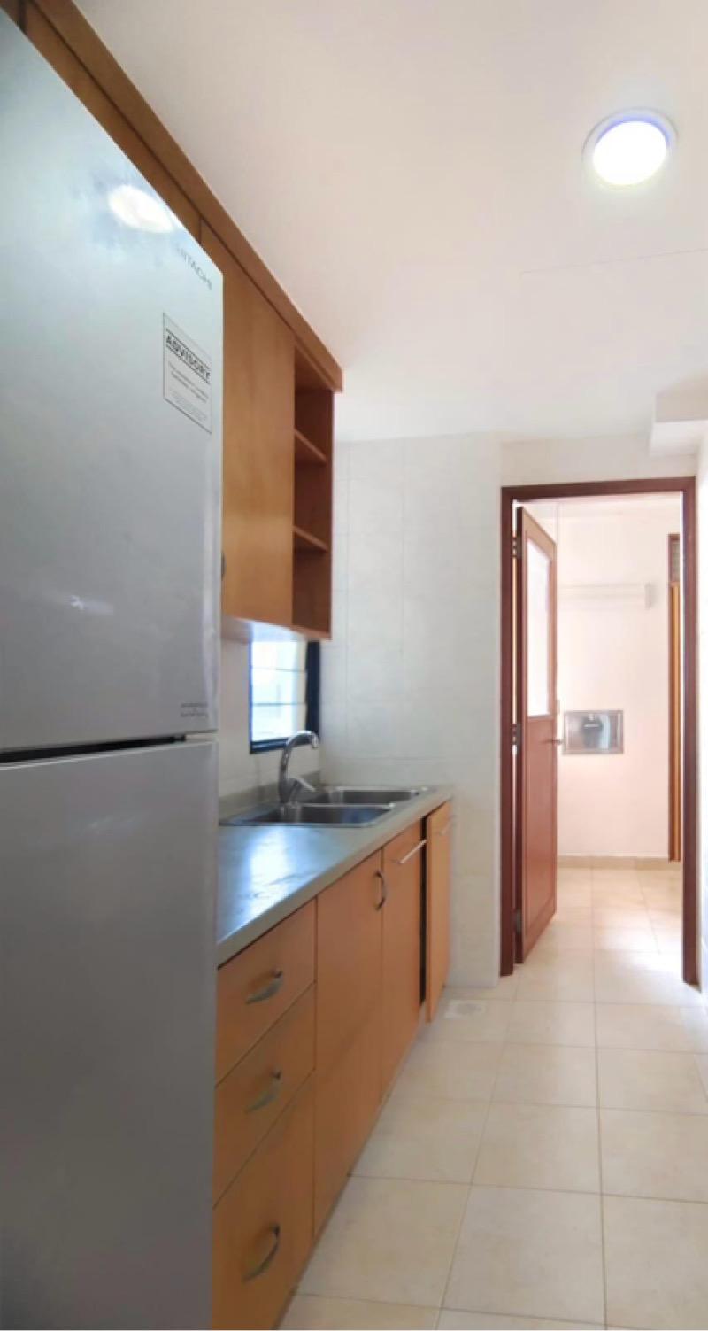 Tanglin View Condominium Room Rental, $1,698, 1 Bed 1 Bath 100 sqft $16.98 psf