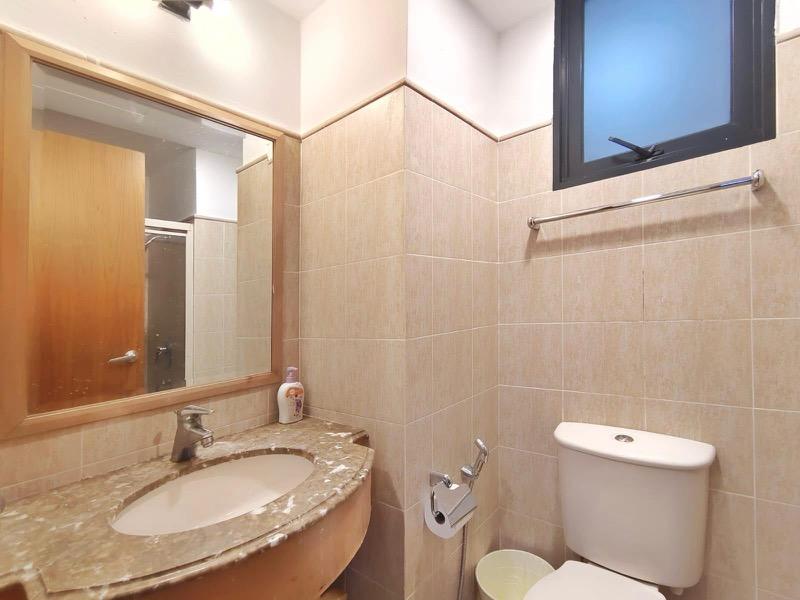 Tanglin View Condominium Room Rental, $1,698, 1 Bed 1 Bath 100 sqft $16.98 psf