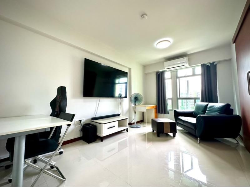 Prop-GPT: HDB Apartment: D27 Yishun 469B Meadow Spring @ Yishun