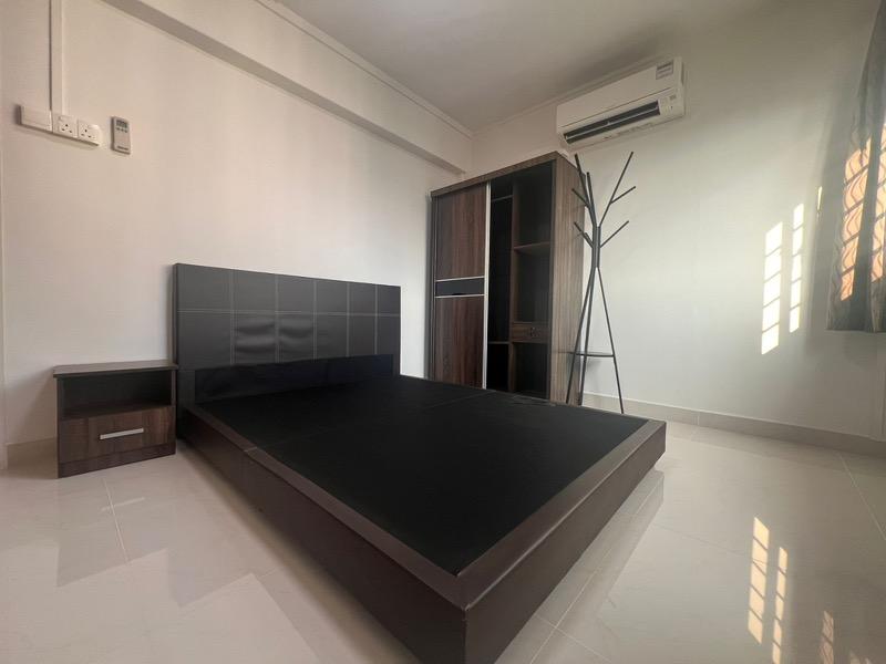 5 Saint George's Lane HDB Apartment For Rent, $4,500, 3 Bed 2 Bath 1,022 sqft $4.40 psf