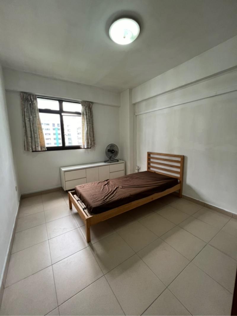 Prop-GPT: HDB Apartment: D25 Woodlands 512 Woodlands Drive 14