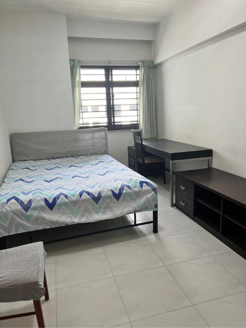 652A Jurong West Street 61 HDB Apartment Room Rental, $950, 1 Bed 1 Bath 1,937 sqft $0.49 psf