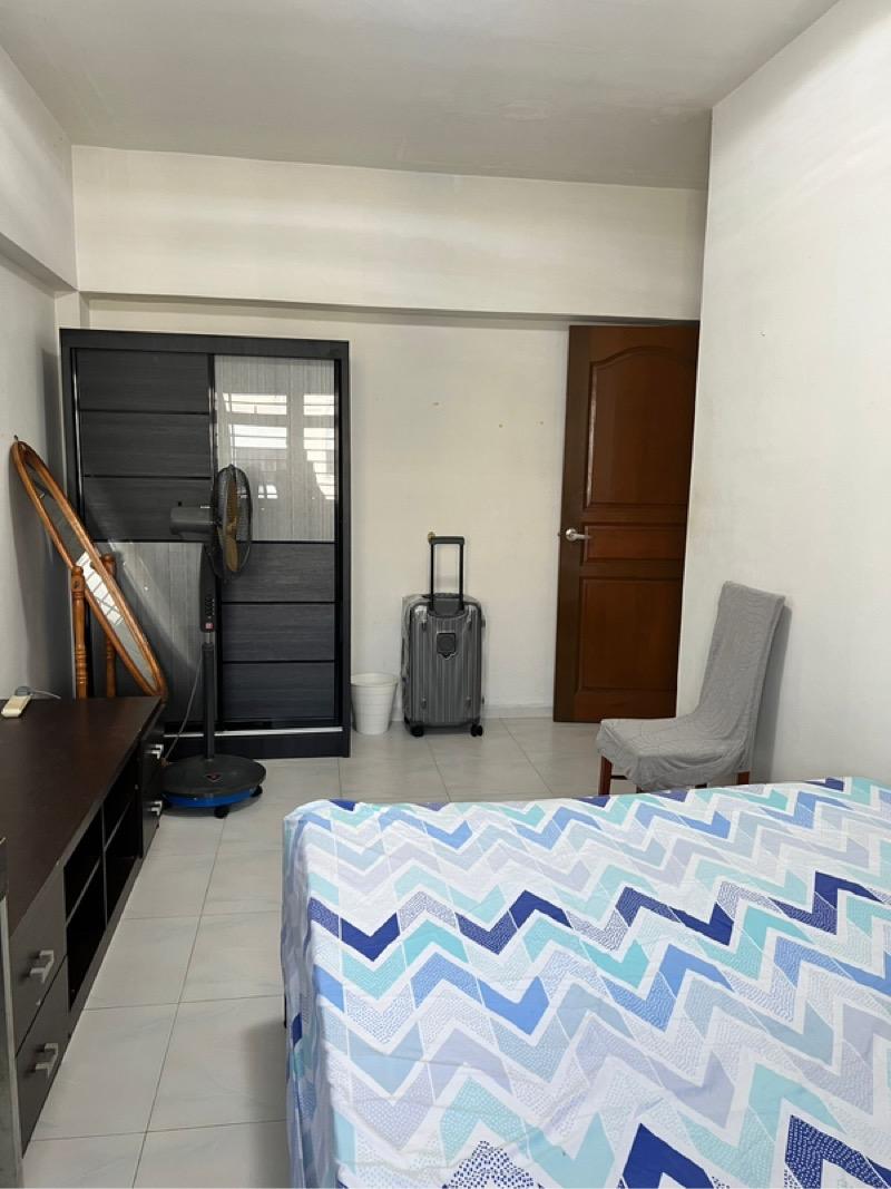 652A Jurong West Street 61 HDB Apartment Room Rental, $950, 1 Bed 1 Bath 1,937 sqft $0.49 psf
