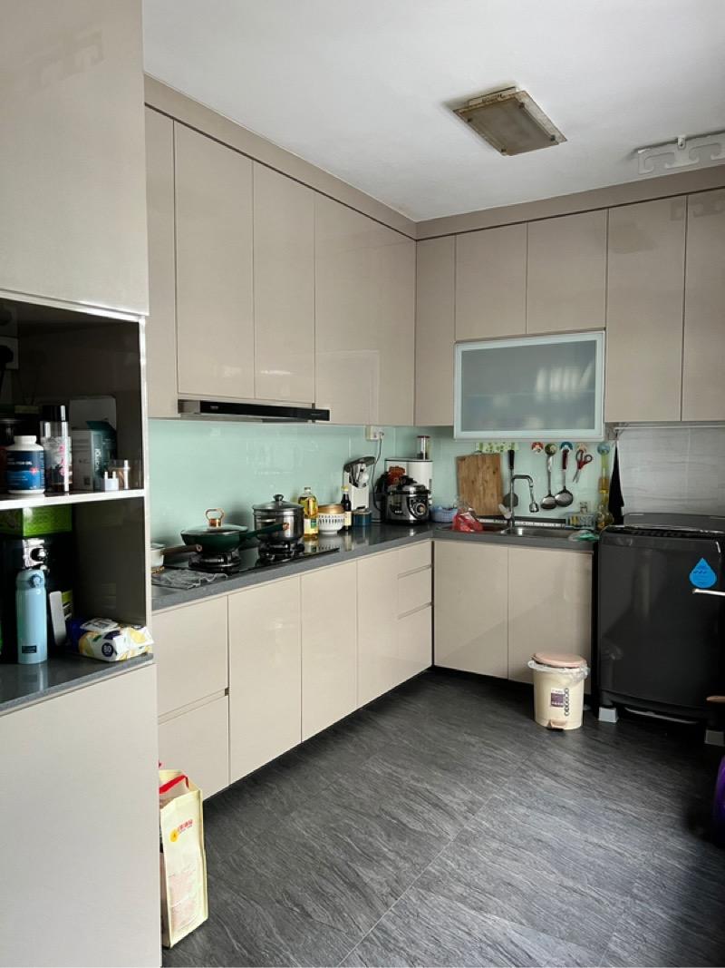 652A Jurong West Street 61 HDB Apartment Room Rental, $950, 1 Bed 1 Bath 1,937 sqft $0.49 psf