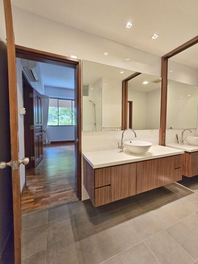 Woollerton Park Apartment For Rent, $11,000, 3 Bed 4 Bath 2,350 sqft $4.68 psf