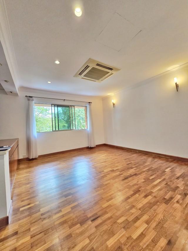 Woollerton Park Apartment For Rent, $11,000, 3 Bed 4 Bath 2,350 sqft $4.68 psf