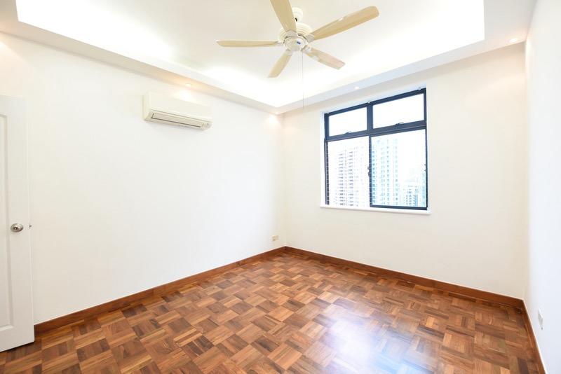 Spring Grove Condominium For Rent, $9,800, 5 Bed 3 Bath 1,789 sqft $5.48 psf