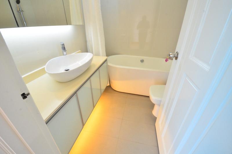 Spring Grove Condominium For Rent, $9,800, 5 Bed 3 Bath 1,789 sqft $5.48 psf