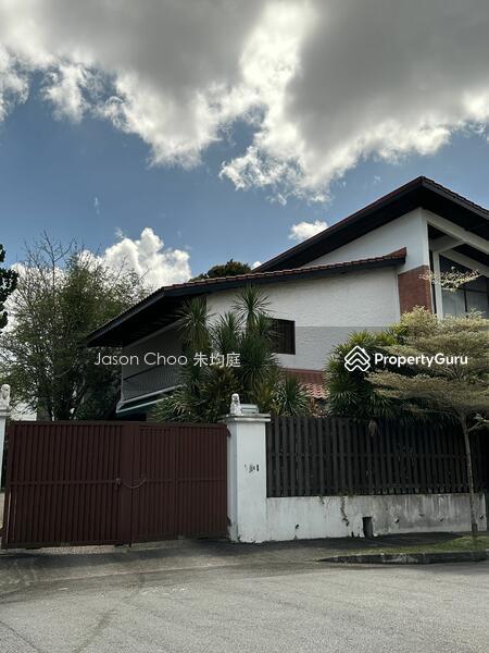Prop-GPT: Detached: D10 Holland Greenleaf Place Bungalow