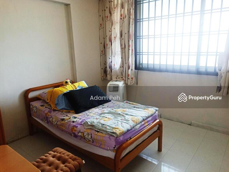 Prop-GPT: HDB Flat: D19 Hougang 422 Hougang Avenue 6