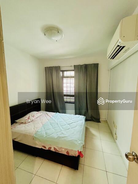 Prop-GPT: HDB Flat: D22 Boon Lay 684C Jurong West Street 64