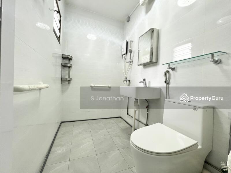 HDB Flat for Rent: D23, 670229