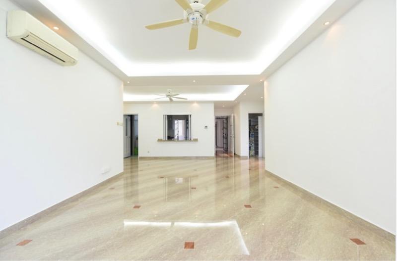 Prop-GPT: Condominium: D10 Grange Road Spring Grove
