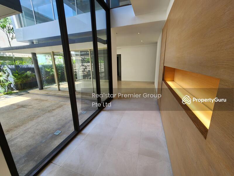 Best Location Modern Detached 