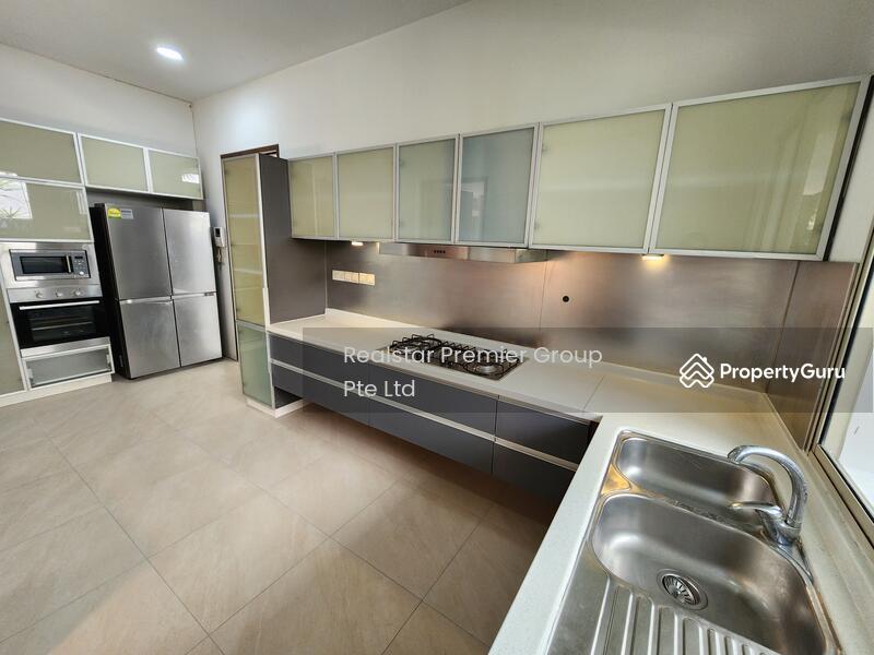  Best Location Modern Detached 