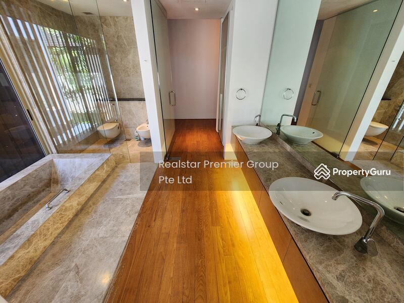  Best Location Modern Detached 