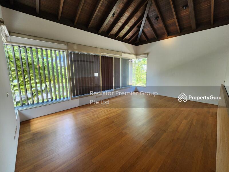  Best Location Modern Detached 