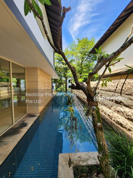  Best Location Modern Detached 