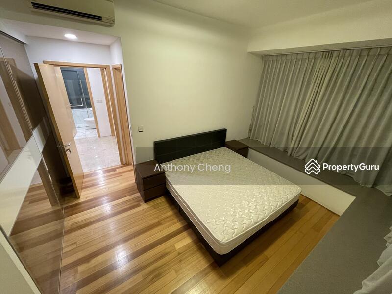 Rhapsody on Mount Elizabeth