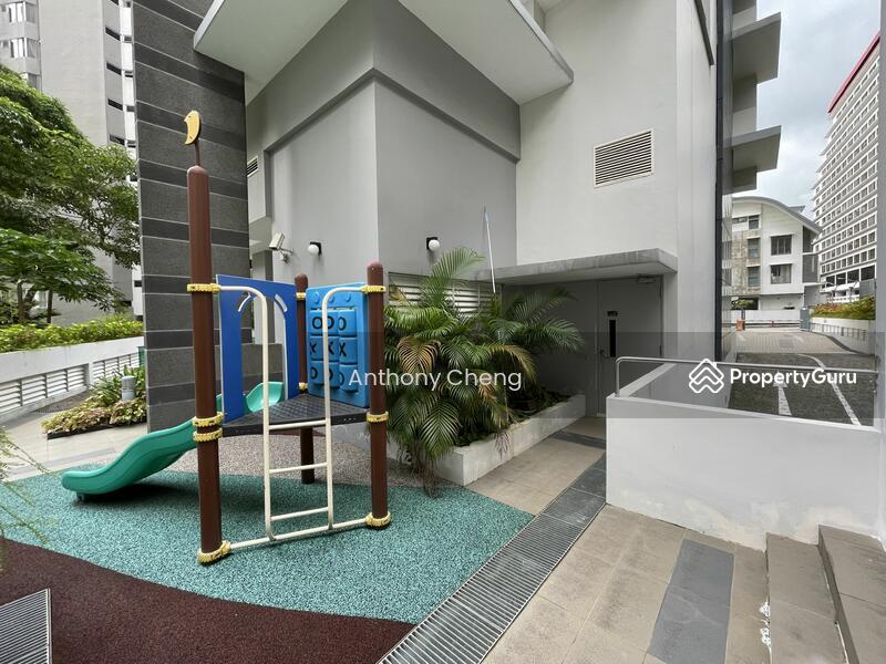 Rhapsody on Mount Elizabeth