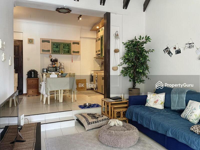 Prop-GPT: Condominium: D15 Siglap Eastern Lagoon II