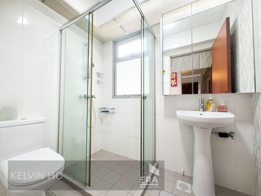 Spacious and Well Maintained With Actual 4 Bedroom for Rent