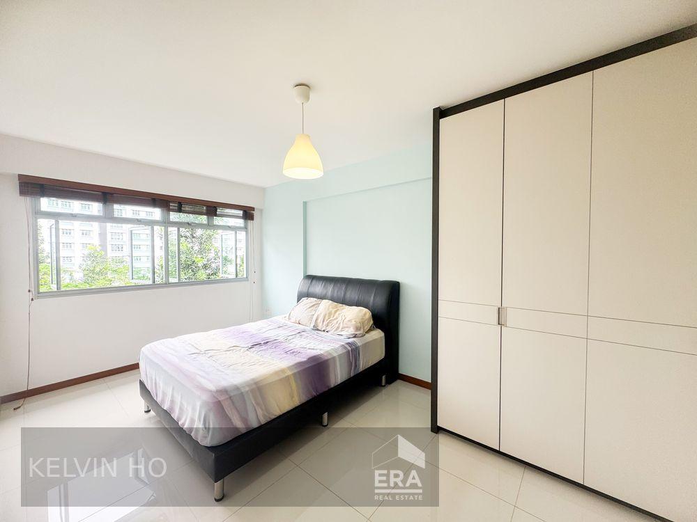 Spacious and Well Maintained With Actual 4 Bedroom for Rent