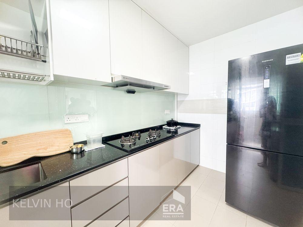 Spacious and Well Maintained With Actual 4 Bedroom for Rent