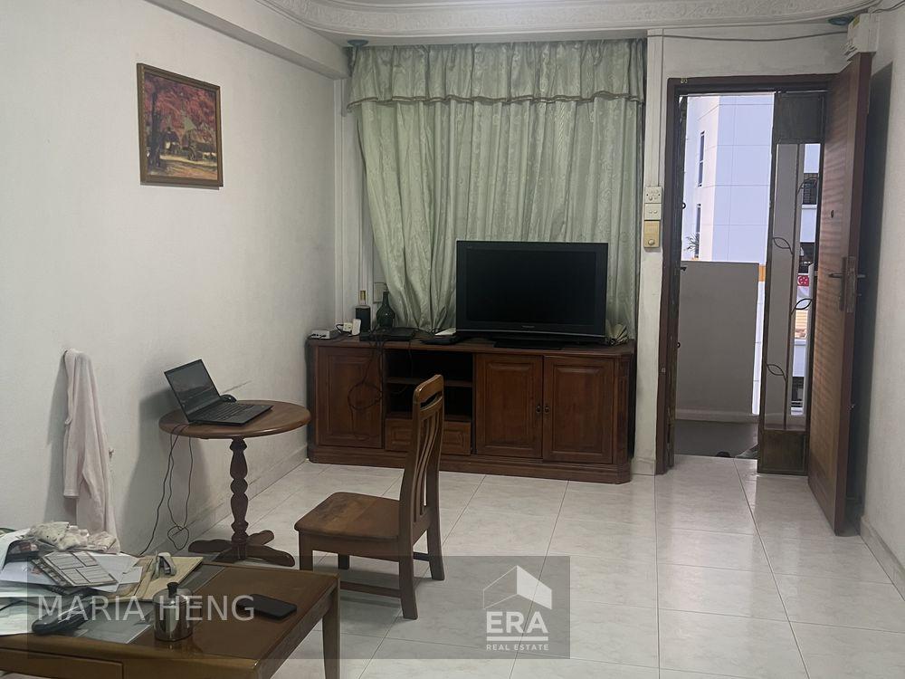 HDB - 2 room for Rent: Yishun Street 21, Yishun, D27, 760219