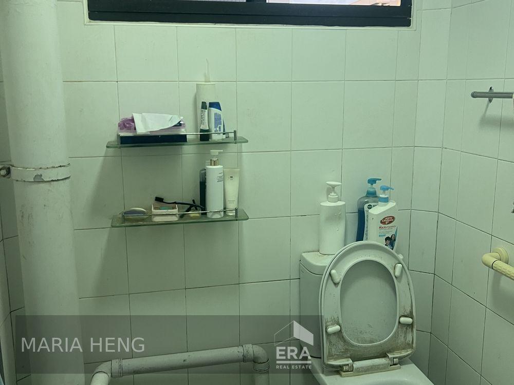HDB - 2 room for Rent: Yishun Street 21, Yishun, D27, 760219