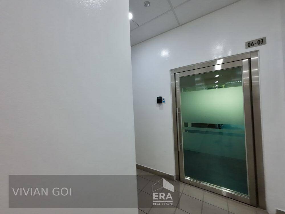 City-fringe Business Space With Corporate Appeal 1800sf Fitted