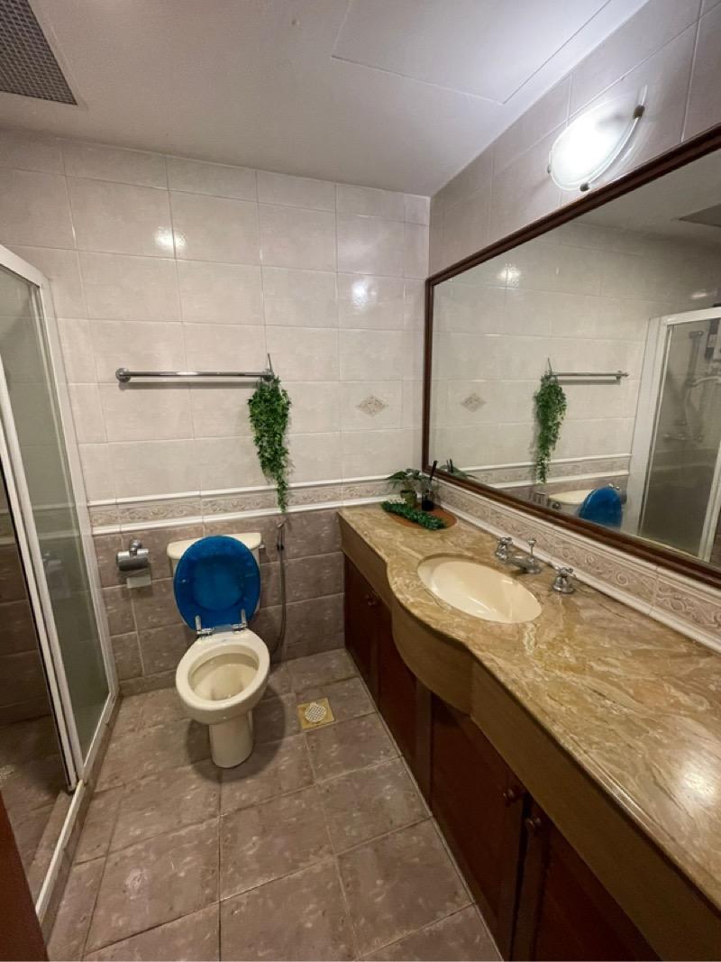 Kew Residencia Town House Room Rental, $2,368, 1 Bed 1 Bath 620 sqft $3.82 psf