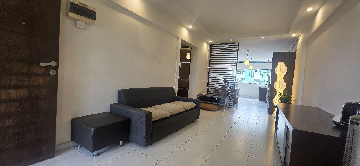 218 Ang Mo Kio Avenue 1 HDB Apartment For Rent, $3,100, 2 Bed 2 Bath 904 sqft $3.43 psf