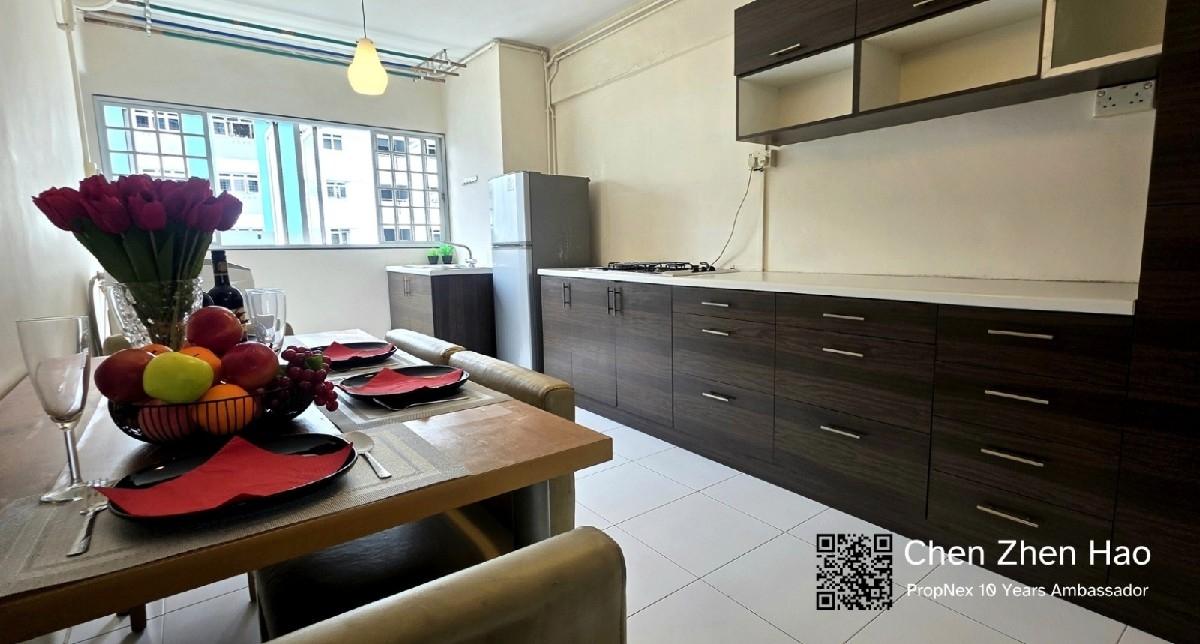 218 Ang Mo Kio Avenue 1 HDB Apartment For Rent, $3,100, 2 Bed 2 Bath 904 sqft $3.43 psf