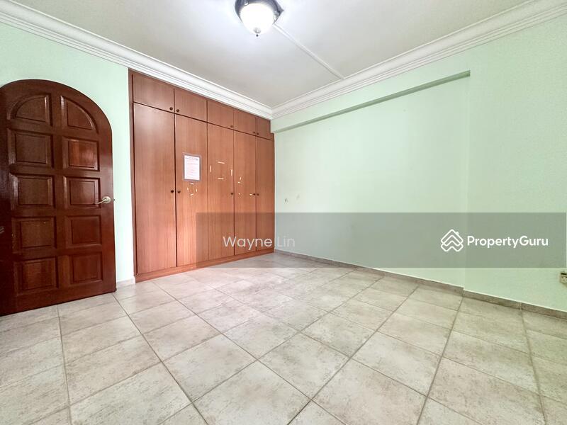 Prop-GPT: HDB Flat: D25 Woodlands 652 Woodlands Ring Road