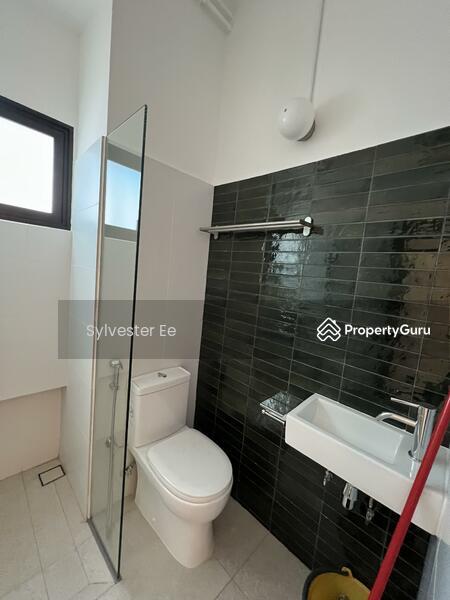 RARE FEMALE COLIVING APARTMENT @ River Valley