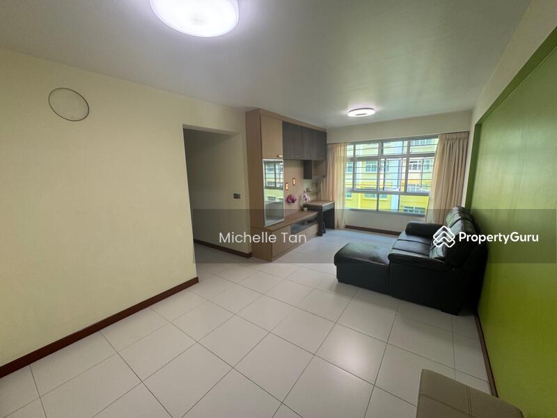 Prop-GPT: HDB Flat: D27 Yishun 428A Yishun Avenue 11